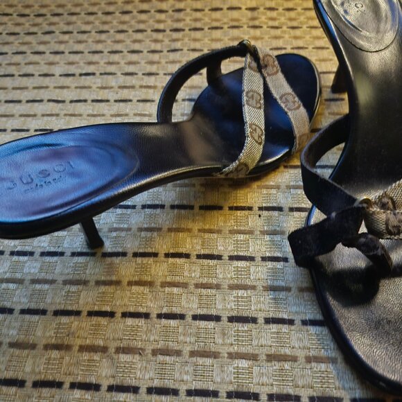 Authentic gucci monogram strappy thong heel - Picture 6 of 8